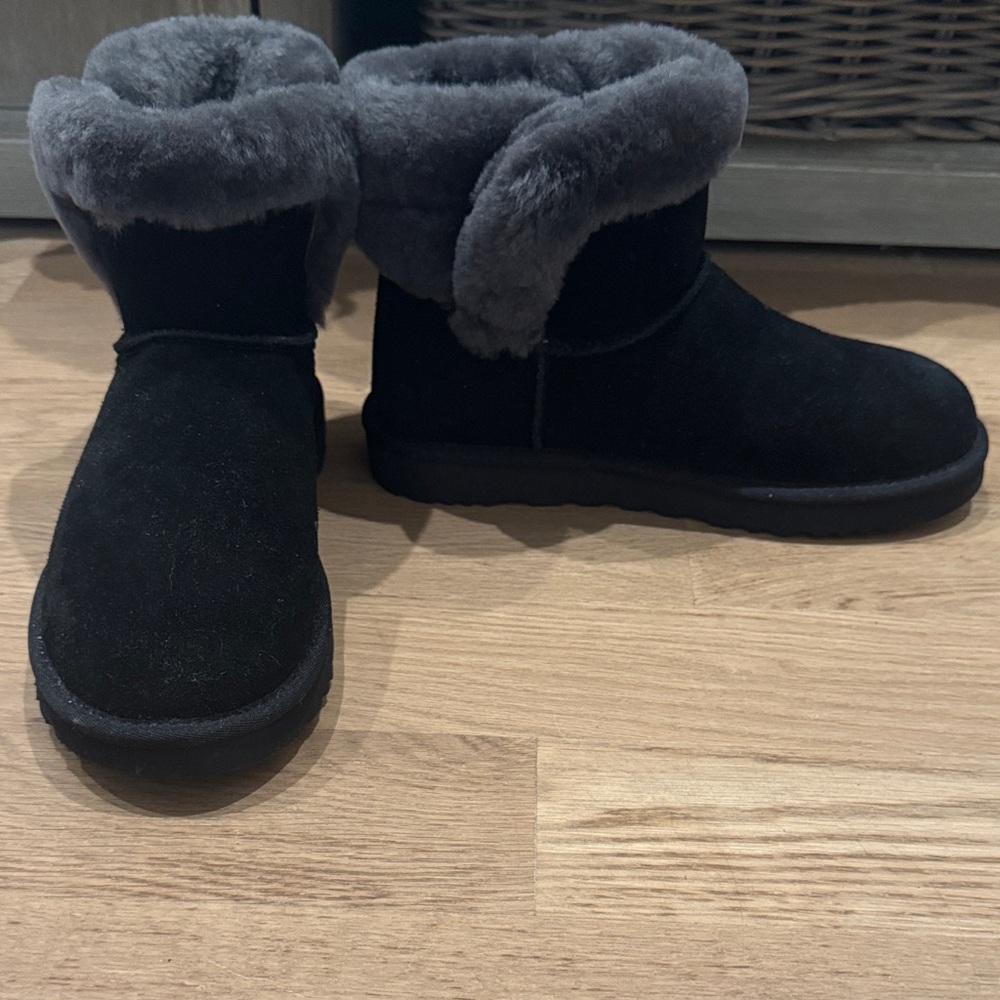UGG Women's Black Suede Boots size 7